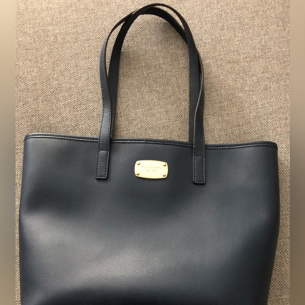 MK purse navy blue